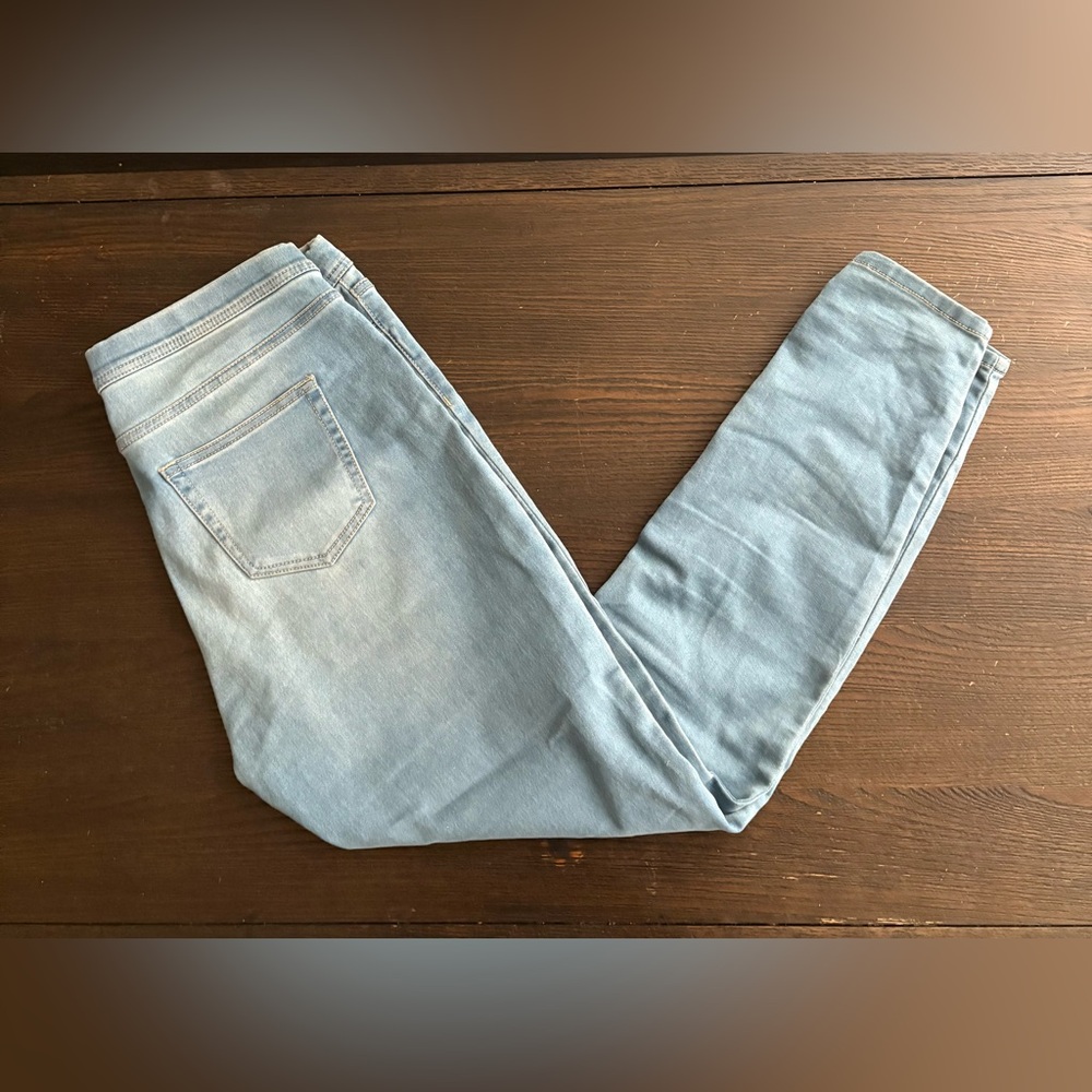 NEW Lictznee light blue women's jeggings